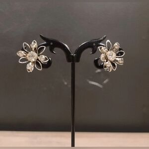 Bugbee & Niles Rhinestone Openwork Flower Silvertone Screwback Earrings -Read